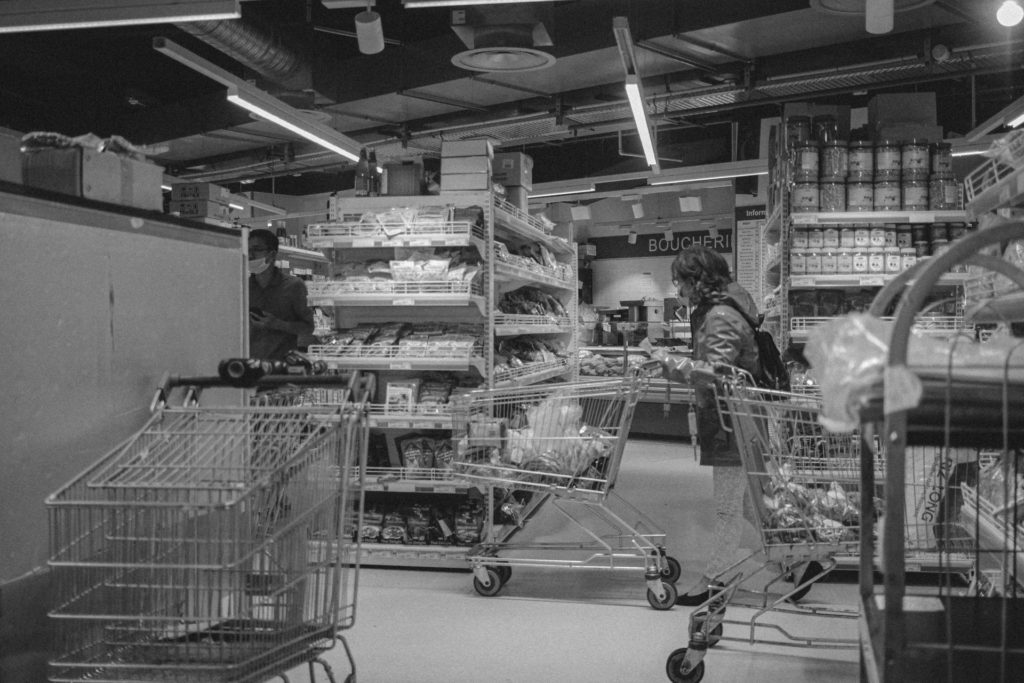 grayscale picture of shopping cart